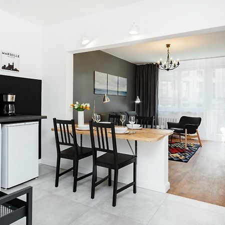 First Central Apartments By Noclegi Renters Varsó Kültér fotó