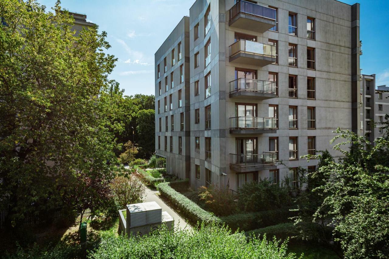 First Central Apartments By Noclegi Renters Varsó Kültér fotó